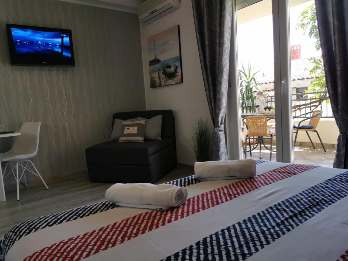 מאקרסקה Apartments Deak מראה חיצוני תמונה