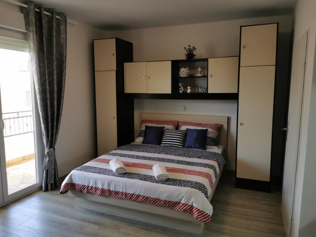 מאקרסקה Apartments Deak מראה חיצוני תמונה