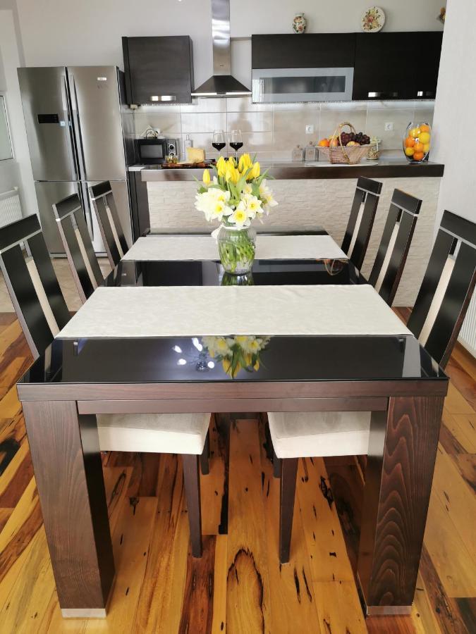 מאקרסקה Apartments Deak מראה חיצוני תמונה