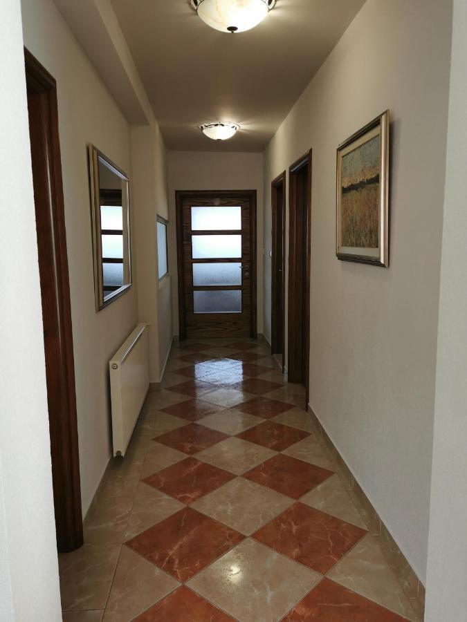 מאקרסקה Apartments Deak מראה חיצוני תמונה