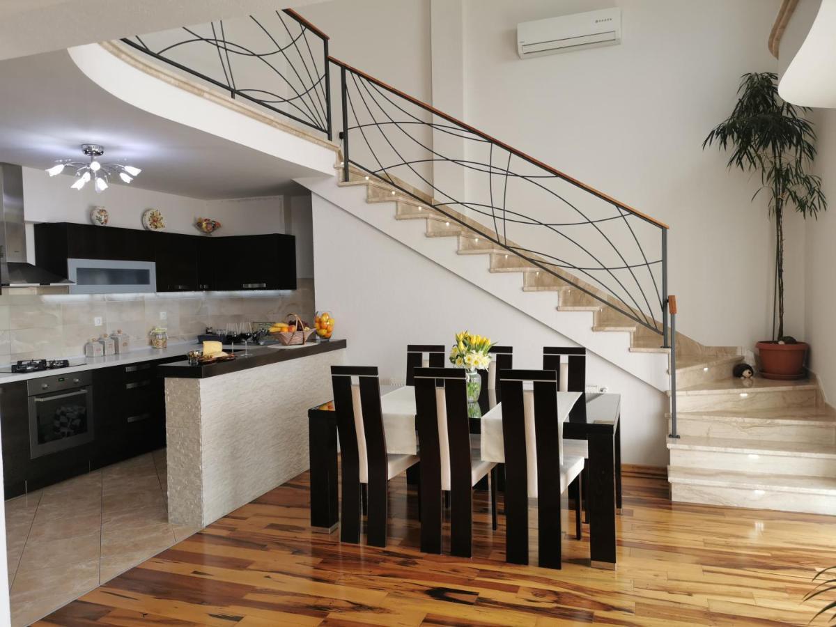 מאקרסקה Apartments Deak מראה חיצוני תמונה