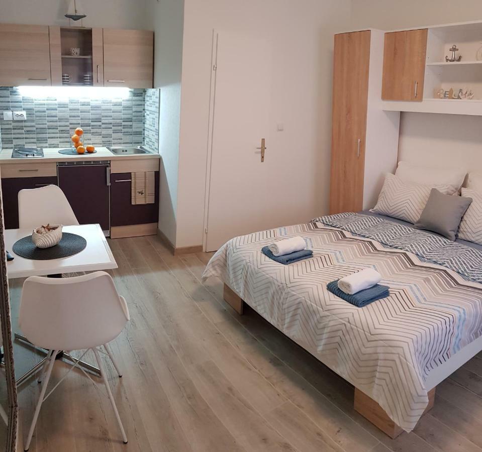 מאקרסקה Apartments Deak מראה חיצוני תמונה