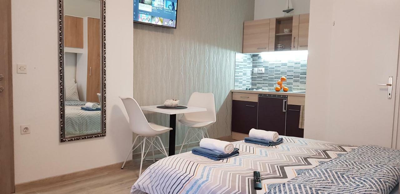 מאקרסקה Apartments Deak מראה חיצוני תמונה