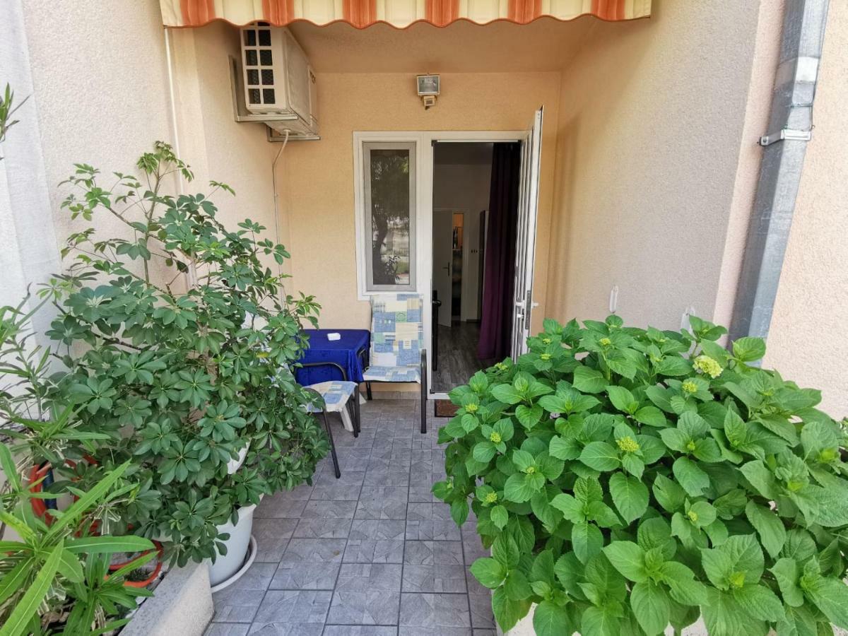 מאקרסקה Apartments Deak מראה חיצוני תמונה